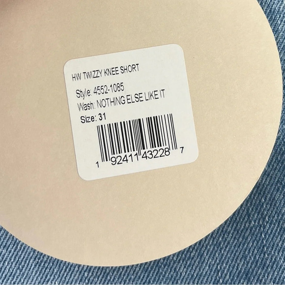 NEW Snacks by Mother High Waisted Twizzy Knee Shorts - Picture 10 of 11